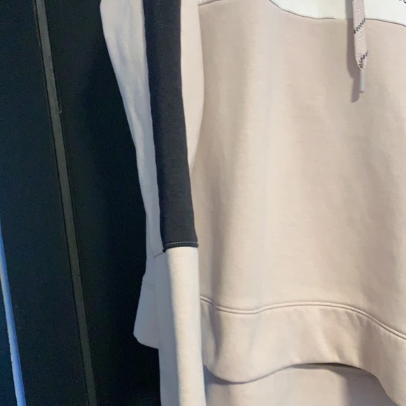 Under armour Pink hoodie.. - Picture 4 of 6